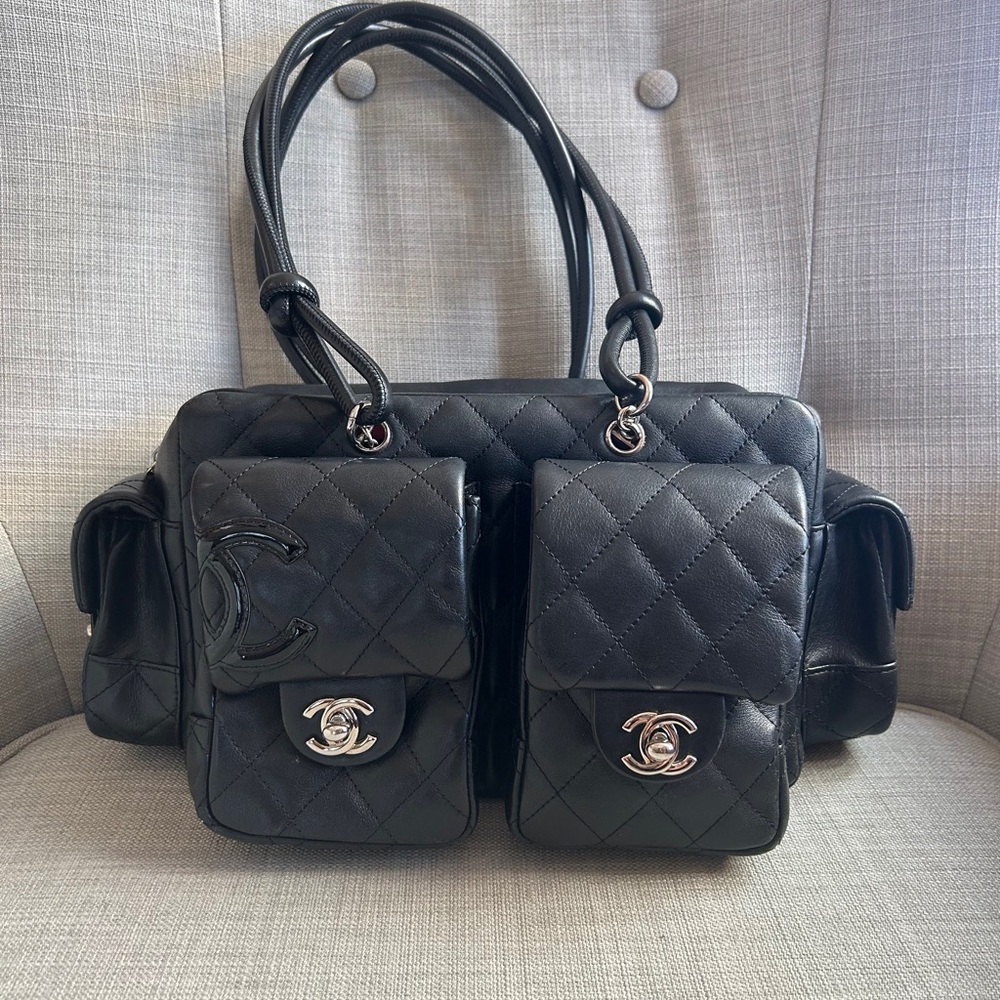 OFF to CONSIGNMENT ✈️✈️ Chanel Black Quilted Shoulder Bag with Silver Accents